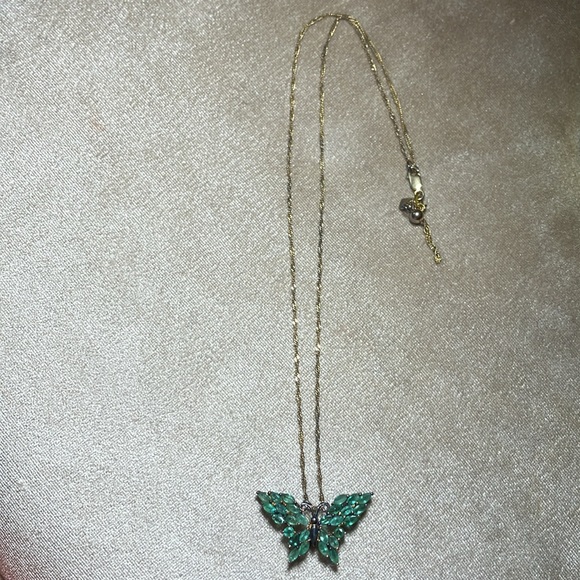 Green Butterfly gold chain - Picture 2 of 5